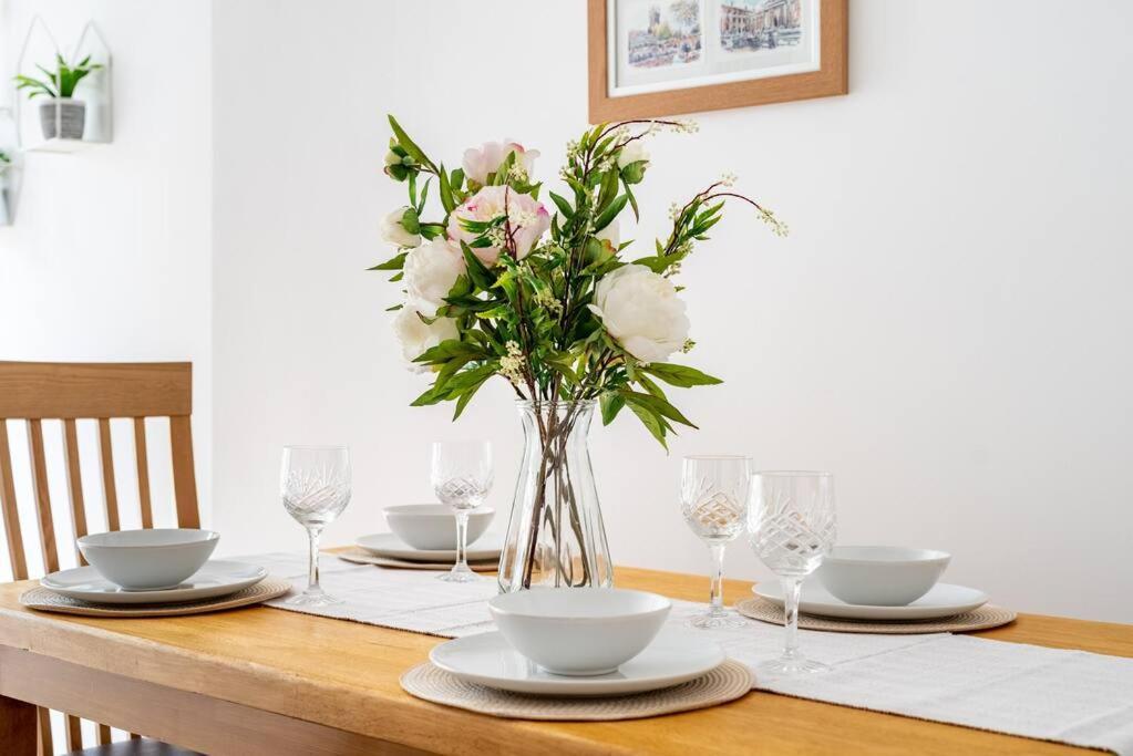 Dunstan House Luxury Holiday Home With Free Parking Оксфорд Екстериор снимка