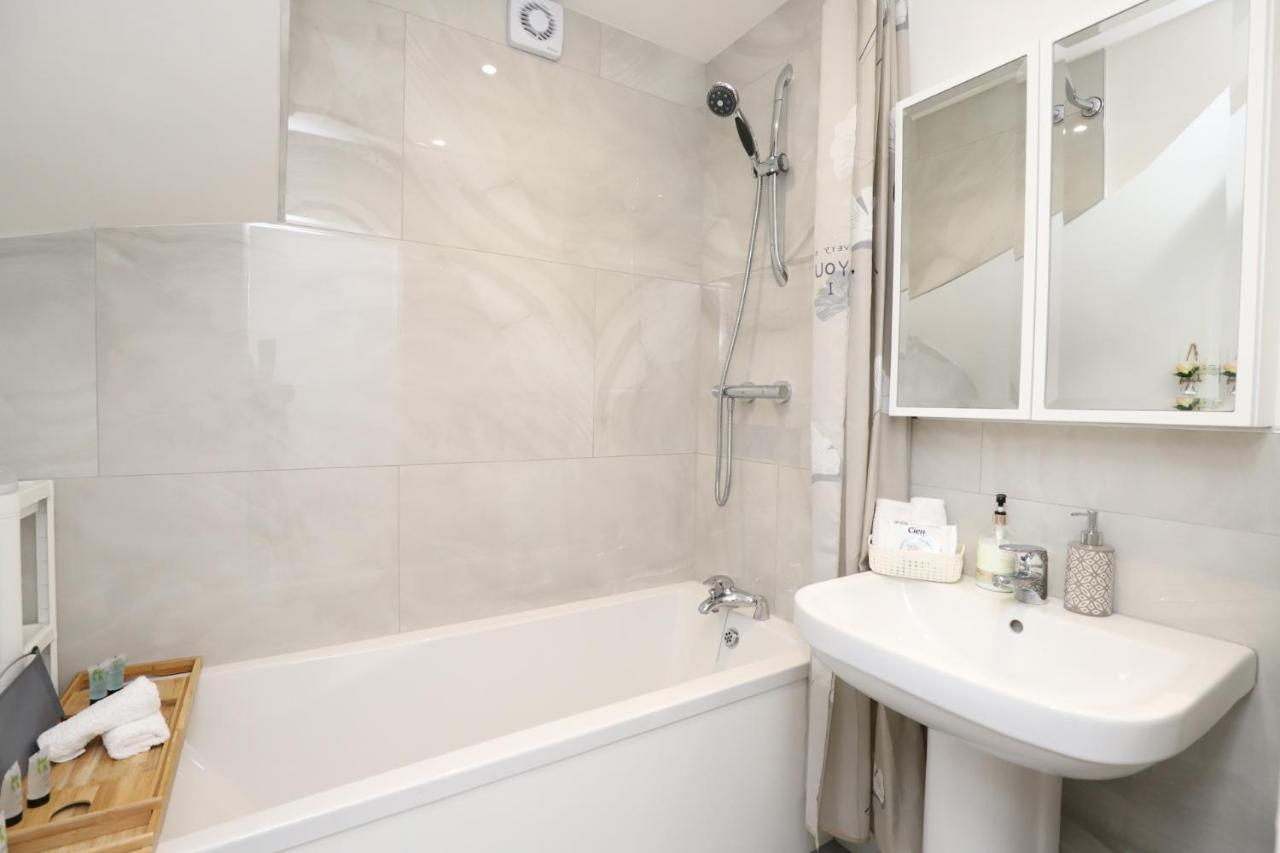 Dunstan House Luxury Holiday Home With Free Parking Оксфорд Екстериор снимка